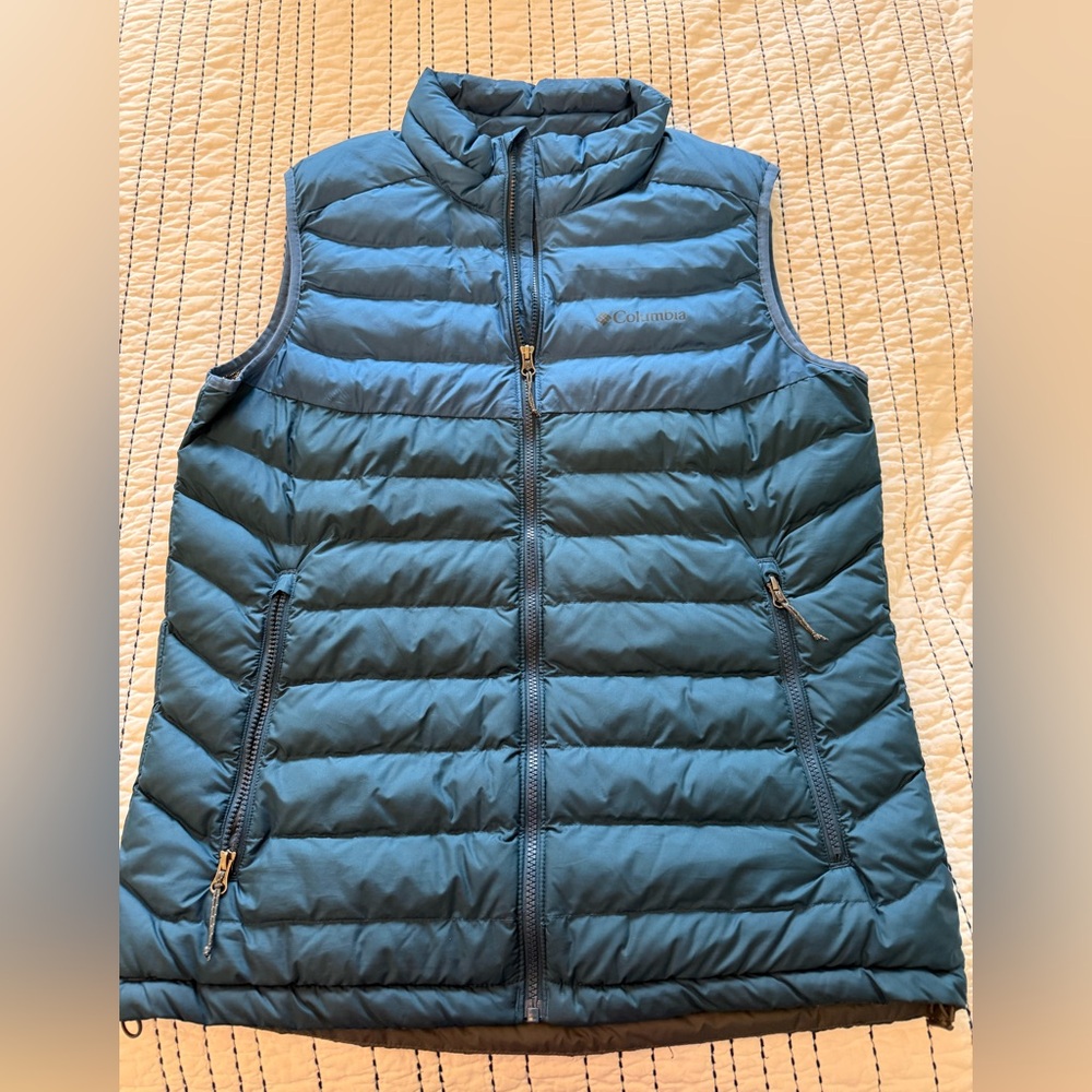 Columbia Puffer vest size Large